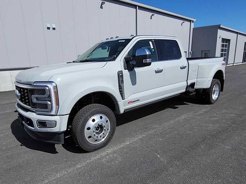 New 2026 Ford F450 Platinum w/ Platinum Plus Package image 4