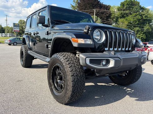 Used 2019 Jeep Wrangler Unlimited Sahara AWD/4WD image 1