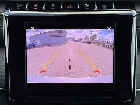 New 2025 Jeep Grand Cherokee L Laredo w/ Luxury Tech Group I image 18