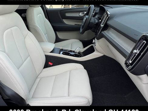 New 2026 Volvo XC40 B5 Ultra w/ Protection Package Premier image 18