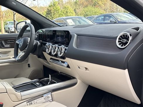 New 2026 Mercedes-Benz GLA 250 GLA 250 image 21