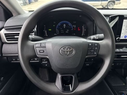 Used 2025 Toyota Camry LE FWD image 13