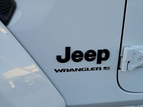 Certified 2026 Jeep Wrangler Unlimited Sahara AWD/4WD image 7