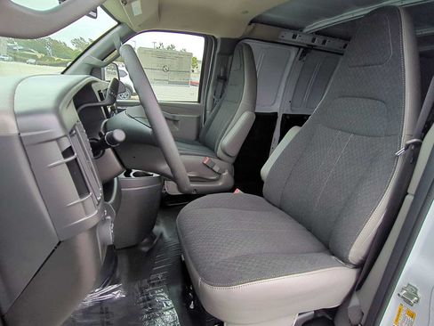 New 2026 Chevrolet Express 2500 Extended RWD image 18