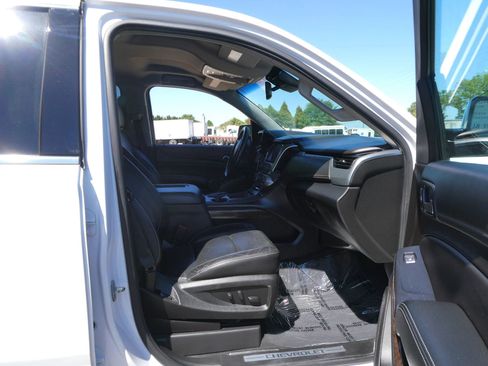 Used 2020 Chevrolet Suburban LT AWD/4WD image 21