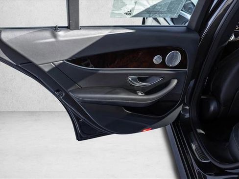 Used 2021 Mercedes-Benz E 350 4MATIC Sedan image 22