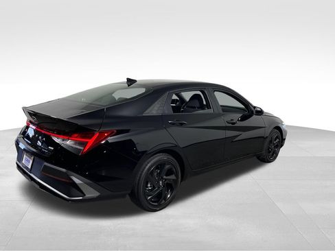 New 2026 Hyundai Elantra SEL FWD image 5