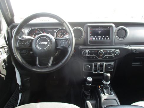 Used 2022 Jeep Gladiator Sport AWD/4WD image 16