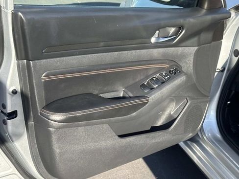 Used 2022 Nissan Altima 2.5 SR image 17