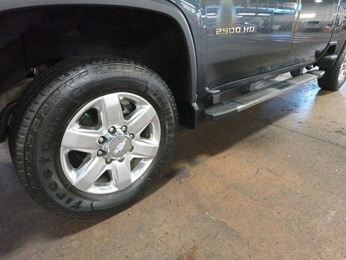 Used 2020 Chevrolet Silverado 2500 LTZ w/ LTZ Plus Package image 30