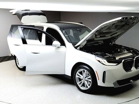 Used 2025 BMW X3 xDrive30i w/ Premium Package image 17