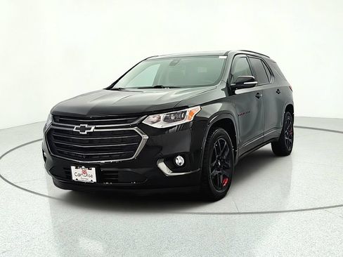 Used 2020 Chevrolet Traverse Premier w/ Redline Edition AWD/4WD image 2