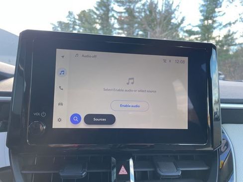 Used 2025 Toyota Corolla LE image 21