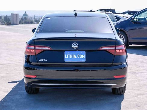 Used 2021 Volkswagen Jetta SE FWD image 5