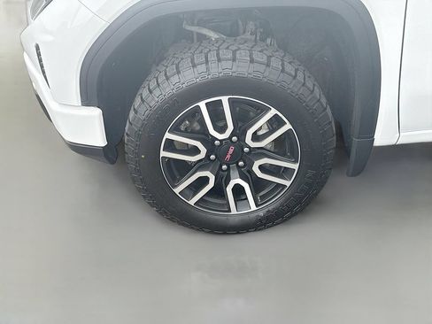 Used 2022 GMC Sierra 1500 AT4 w/ AT4 Premium Package AWD/4WD image 27