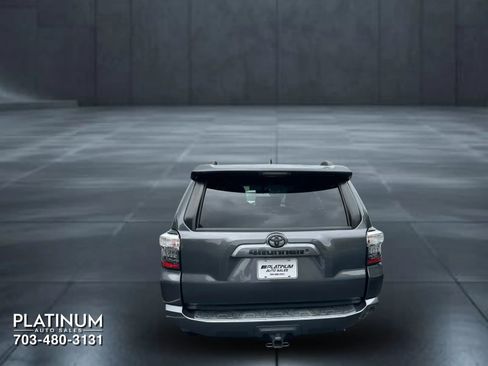 Used 2019 Toyota 4Runner SR5 AWD/4WD image 5