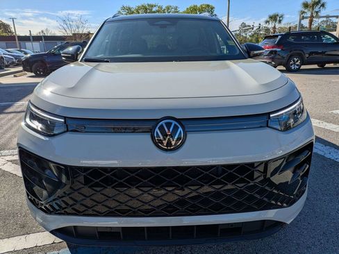 Certified 2026 Volkswagen Tiguan SE R-Line FWD image 9