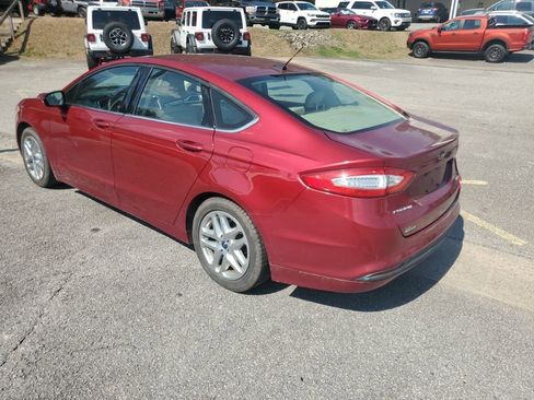 Used 2016 Ford Fusion SE image 10