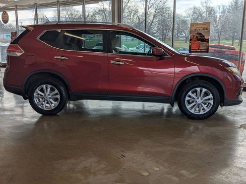 Used 2016 Nissan Rogue SV AWD/4WD image 4