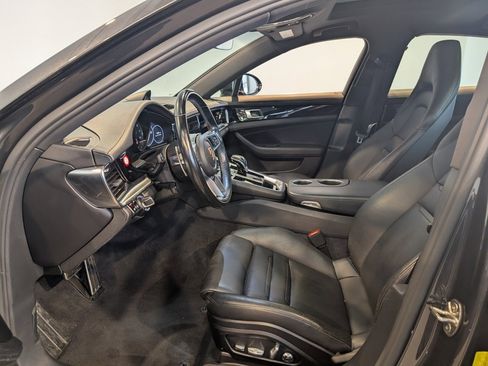 Used 2018 Porsche Panamera 4S image 12