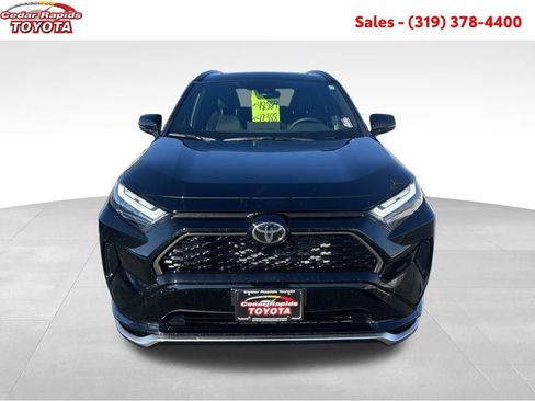 New 2025 Toyota RAV4 SE image 8