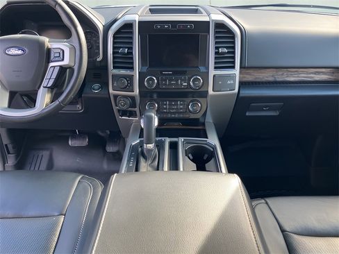 Used 2019 Ford F150 Lariat image 21