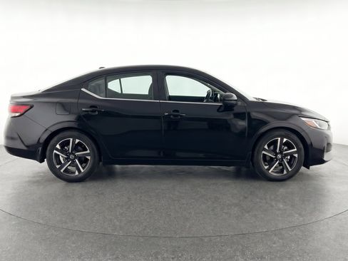 Used 2025 Nissan Sentra SV FWD image 11