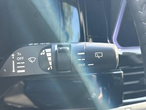 New 2026 Nissan Pathfinder SV w/ SV Premium Package FWD image 29