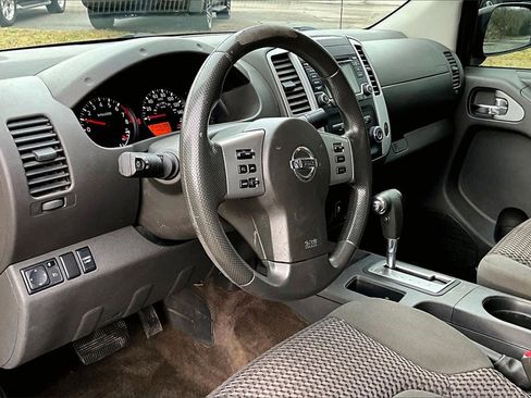Used 2015 Nissan Frontier SV image 13