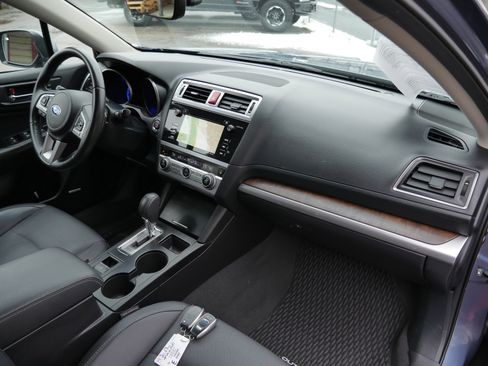Used 2017 Subaru Outback 3.6R Limited image 26