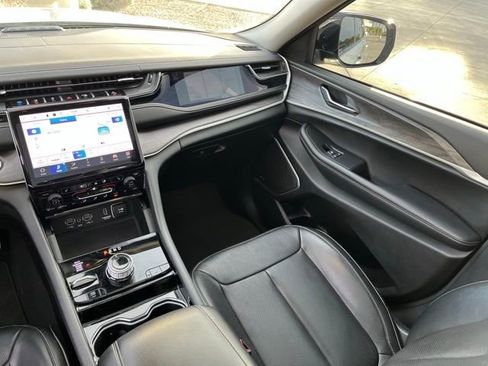 Used 2022 Jeep Grand Cherokee Limited 4xe w/ Luxury Tech Group II image 11