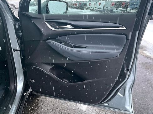 Used 2024 Buick Enclave Premium image 24