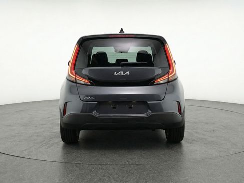 Used 2025 Kia Soul LX w/ LX Technology Package FWD image 7