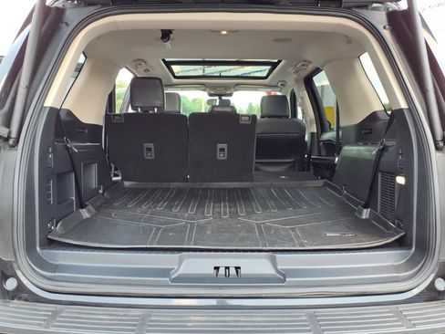 Used 2022 Ford Expedition XLT AWD/4WD image 7