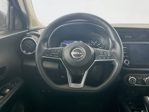 Used 2024 Nissan Kicks SV image 17