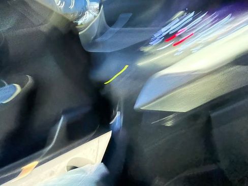 Used 2023 Toyota Highlander LE image 14