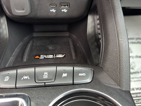 Used 2024 Chevrolet TrailBlazer RS w/ Convenience Package AWD/4WD image 29