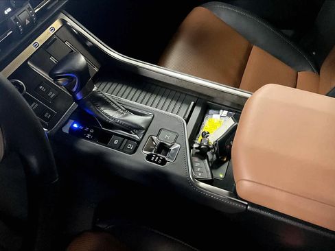 Used 2024 Lexus GX 550 w/ Accessory Package (Z1) image 16