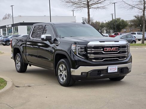 Used 2024 GMC Sierra 1500 SLT image 3