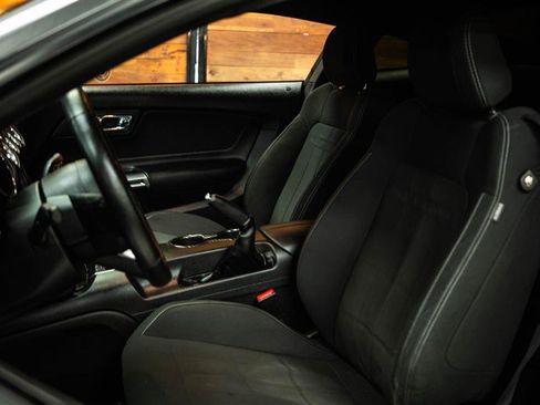 Used 2017 Ford Mustang GT w/ GT Performance Package RWD image 9