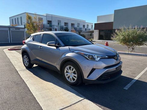 Used 2019 Toyota C-HR LE image 4