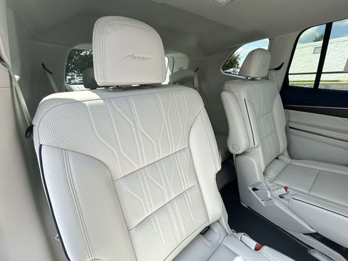 New 2026 Buick Enclave Avenir w/ Super Cruise Package image 25