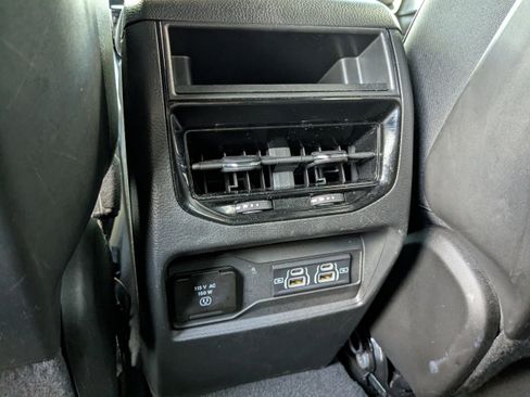 Used 2023 Jeep Grand Cherokee Altitude image 15