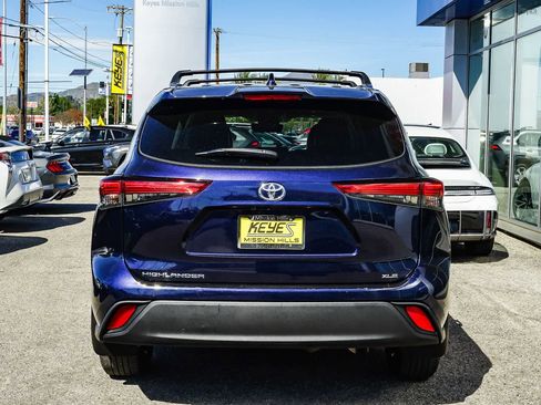 Used 2021 Toyota Highlander XLE image 8