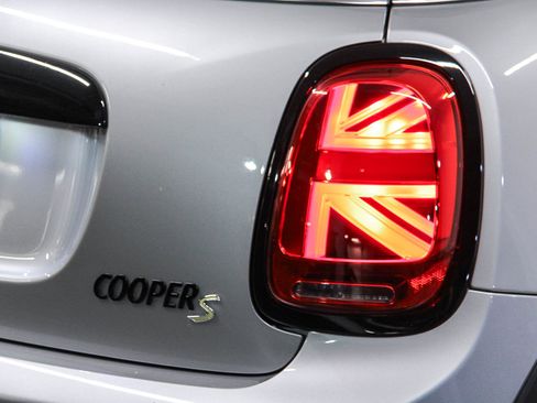 Certified 2024 MINI Cooper SE image 7