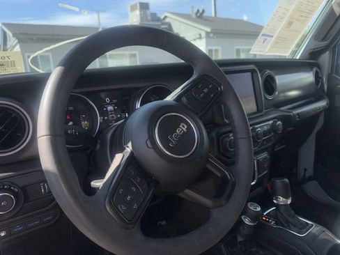 Used 2023 Jeep Wrangler Unlimited w/ 8.4" Radio Group image 10