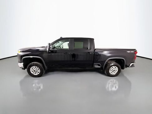 Used 2024 Chevrolet Silverado 2500 LT w/ Convenience Package AWD/4WD image 4