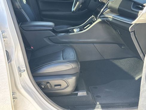 Used 2023 Jeep Grand Cherokee Limited w/ Luxury Tech Group II image 14