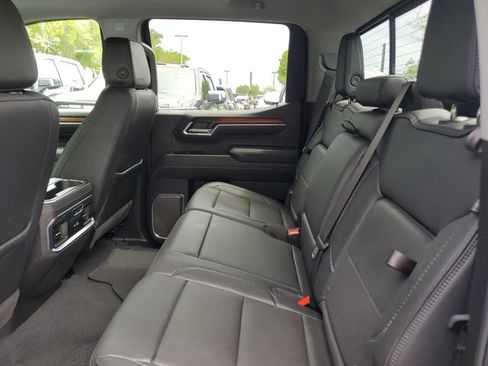 Used 2025 GMC Sierra 1500 Denali w/ Technology Package AWD/4WD image 11