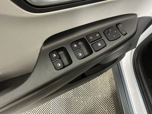 Used 2023 Hyundai Kona SE FWD image 11